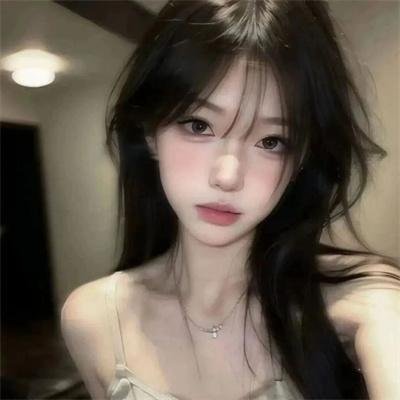 裸女游城